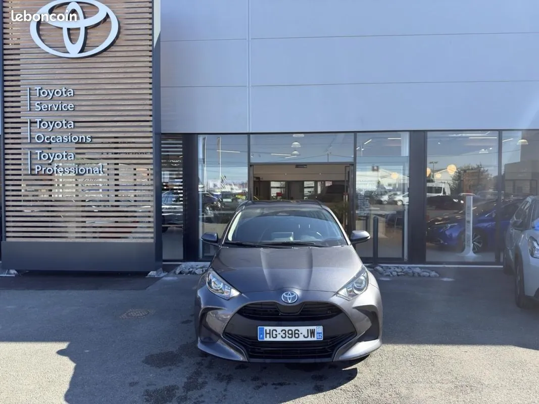Toyota Yaris 2025 photo 2