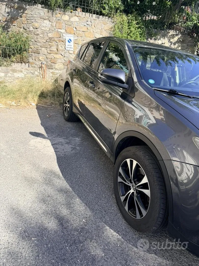 Toyota Rav4 2014 photo 2