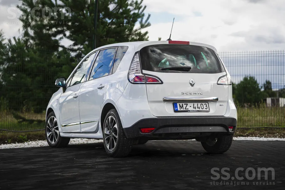 Renault Megane Scenic 2014 photo 4