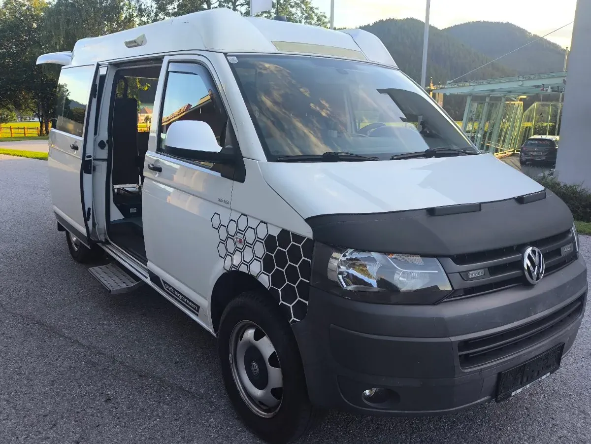 Volkswagen T5 2010 photo 2