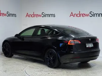 Tesla Model 3 2022 photo 3
