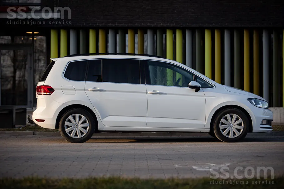 Volkswagen Touran 2017 photo 4