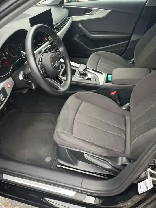 Audi A4 2020 photo 2