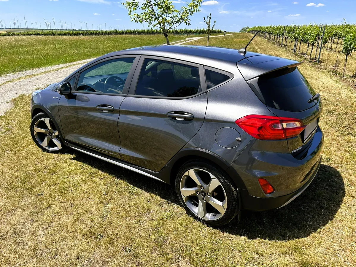 Ford Fiesta 2018 photo 3