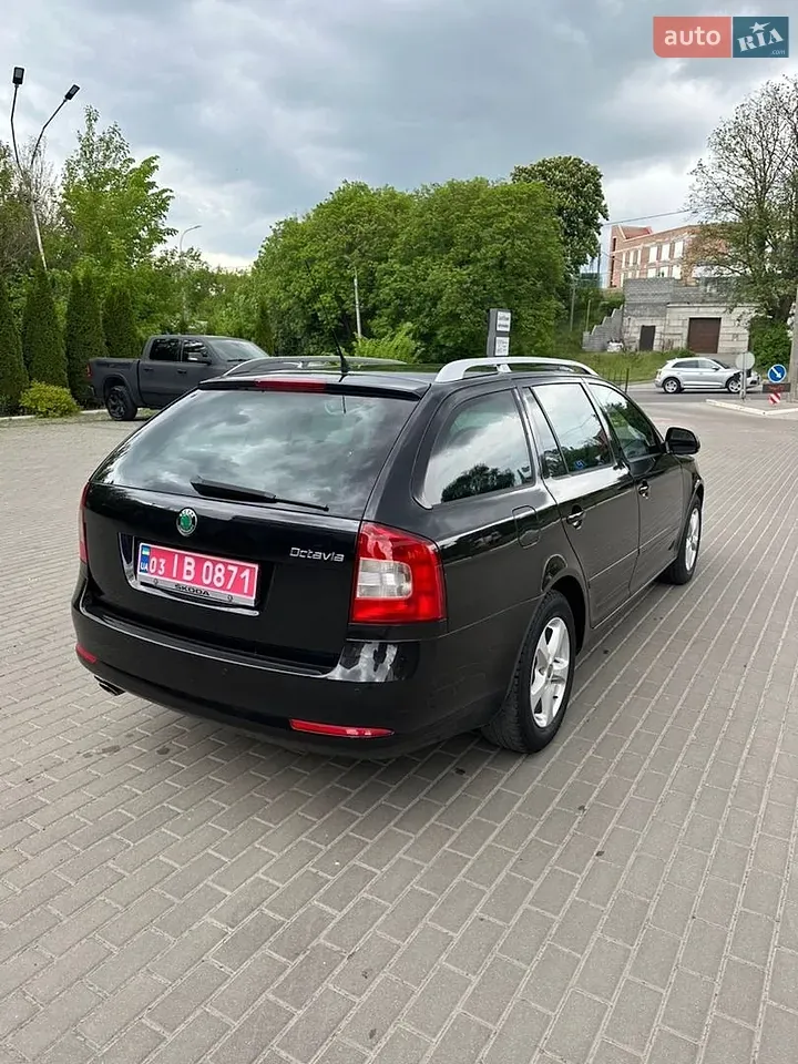 Skoda Octavia 2010 photo 3