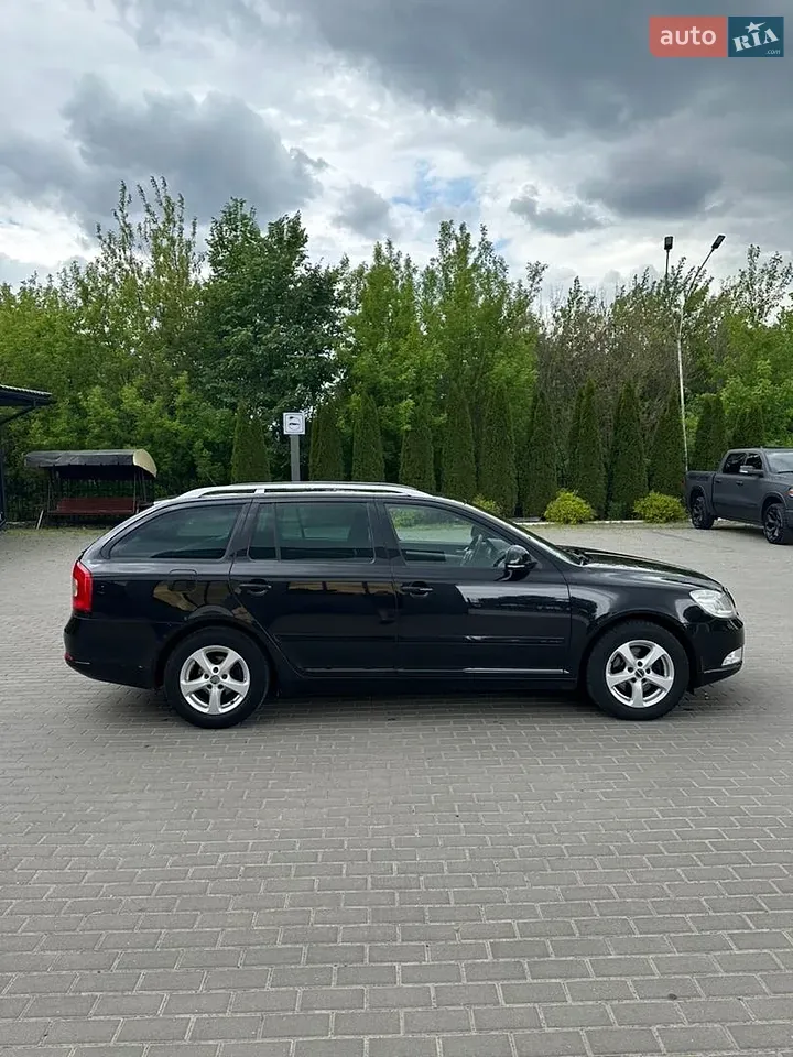 Skoda Octavia 2010 photo 2