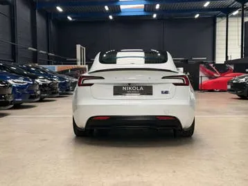 Tesla Model 3 2024 photo 3