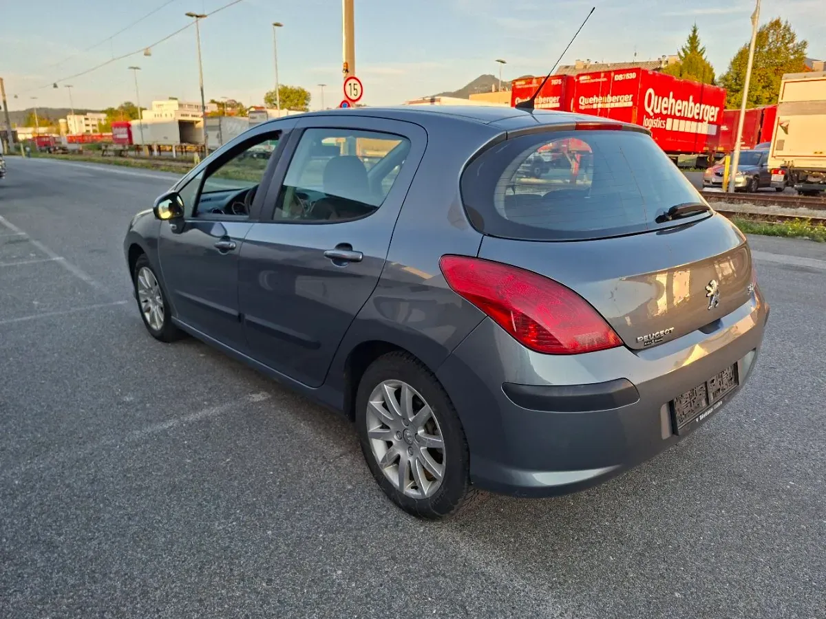 Peugeot 308 2008 photo 3