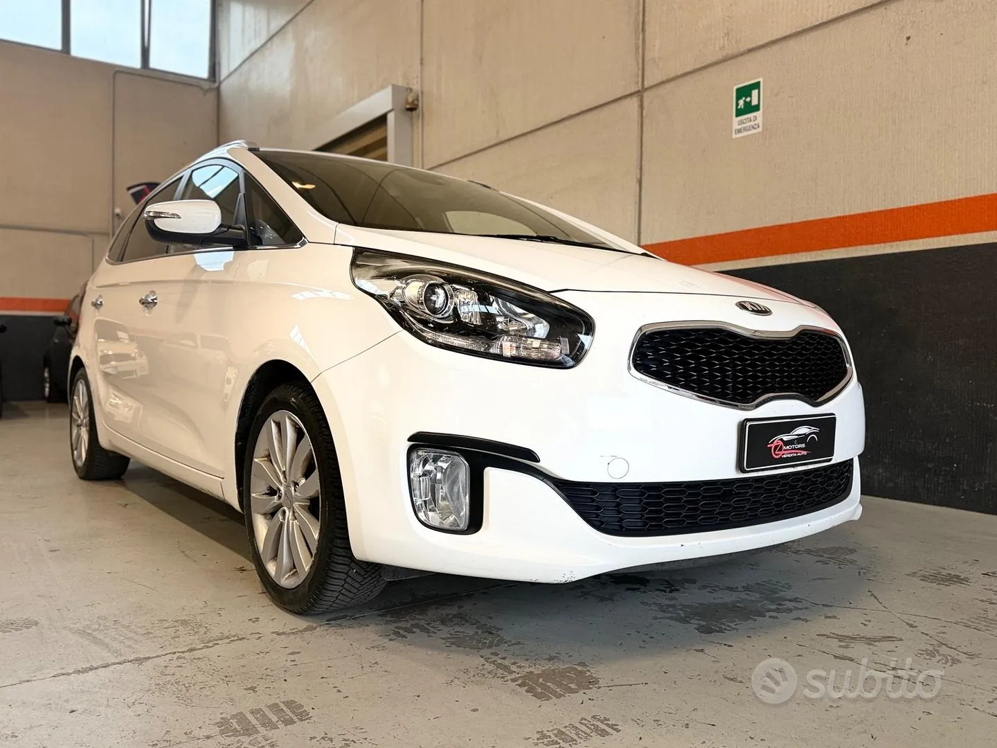 Kia Carens 2014 photo 2