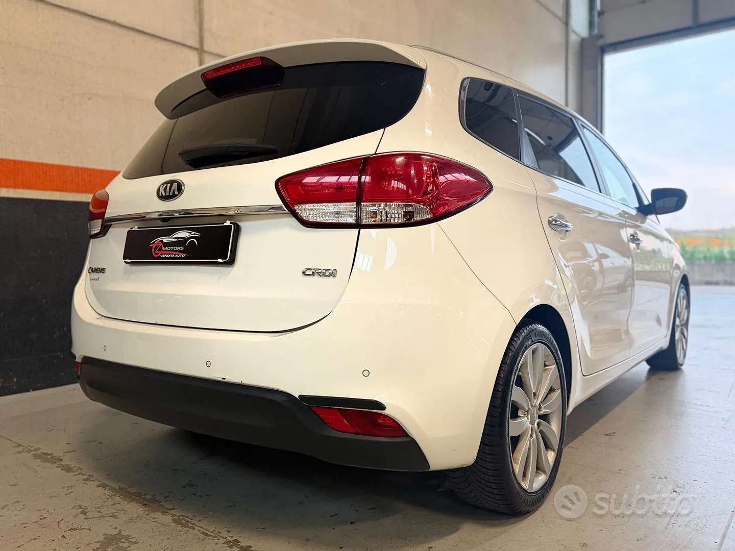 Kia Carens 2014 photo 5