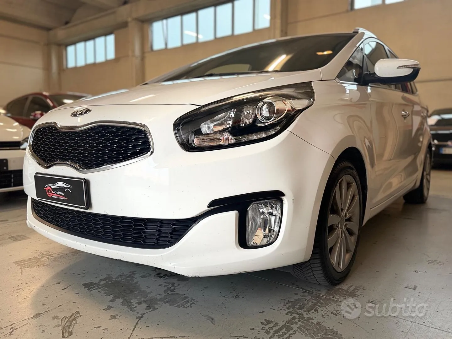 Kia Carens 2014 photo 4