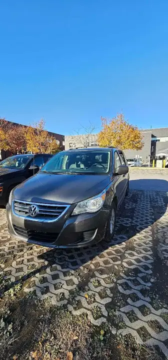 Volkswagen Routan 2010 photo 4