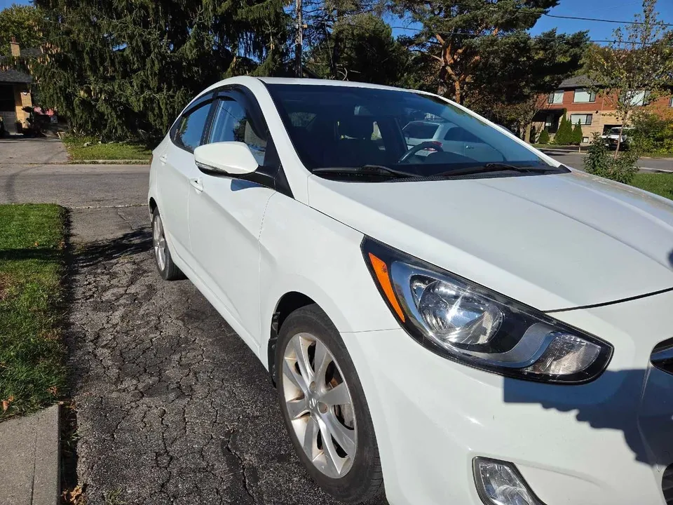 Hyundai Accent 2012 photo 5