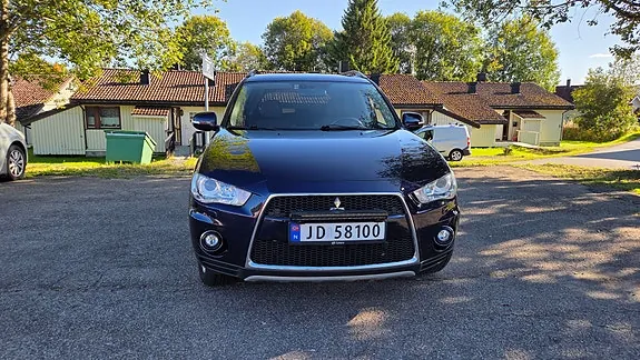 Mitsubishi Outlander 2011 photo 2
