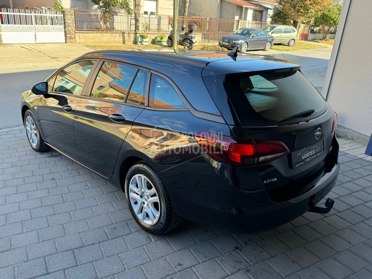 Opel Astra K 2016 photo 4