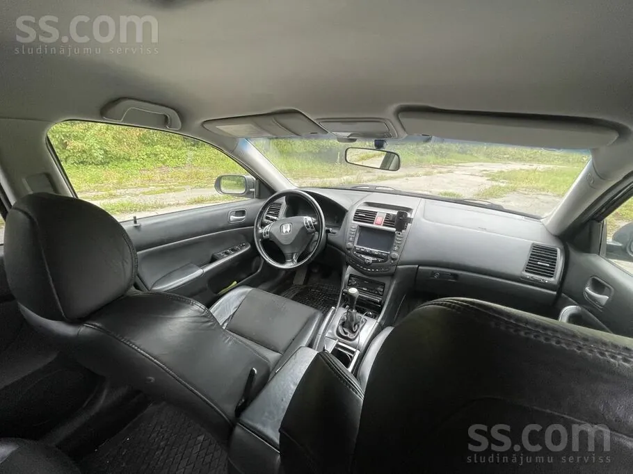 Honda Accord 2004 photo 3
