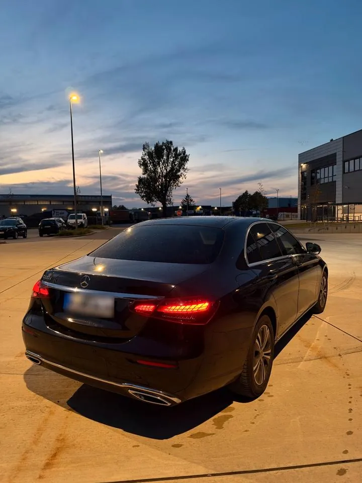 Mercedes-Benz E220D