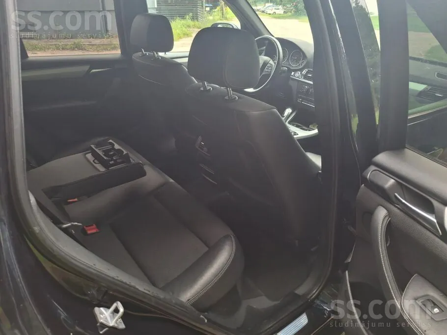 BMW X3 2013 photo 2