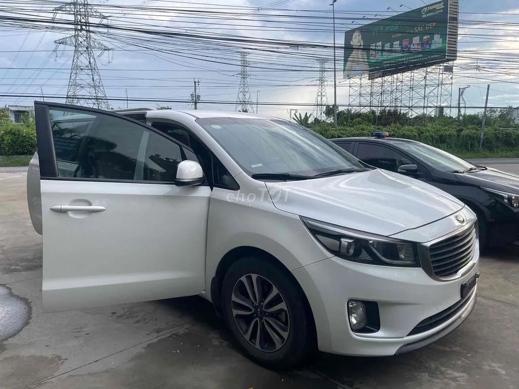 Kia Grand Sedona 2017 photo 4