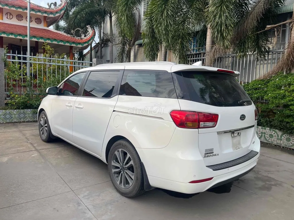 Kia Grand Sedona 2017 photo 3