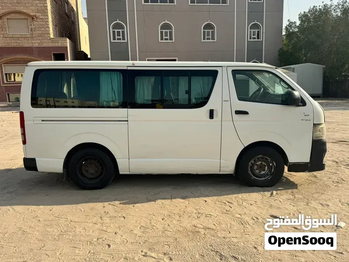 Toyota Hiace 2009 photo 5