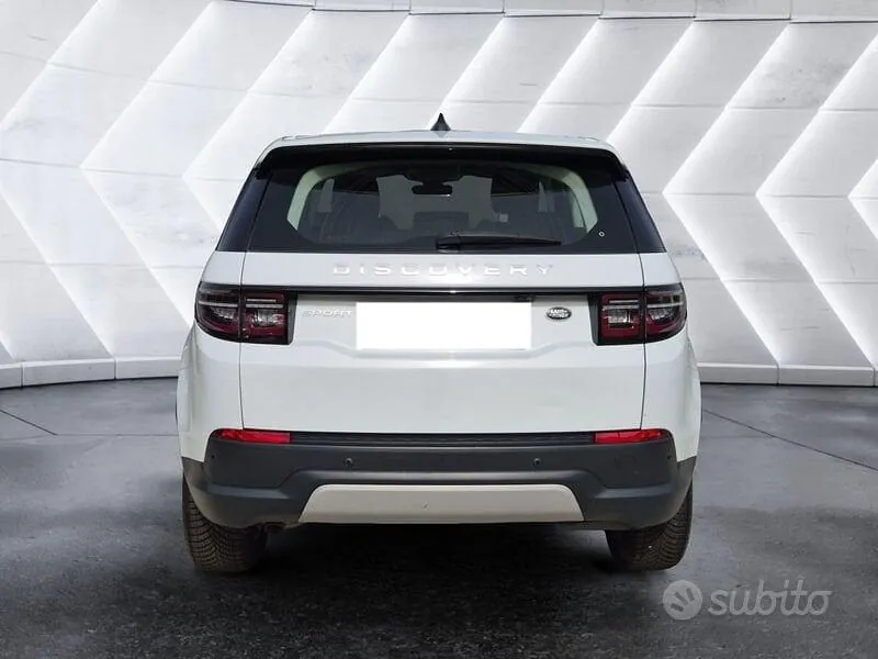 Land Rover Discovery Sport 2021 photo 3
