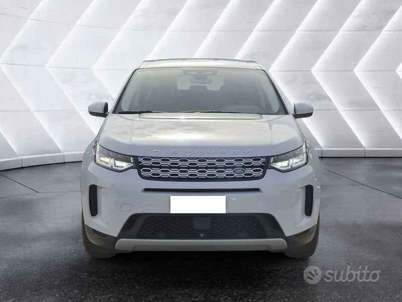 Land Rover Discovery Sport 2021 photo 2