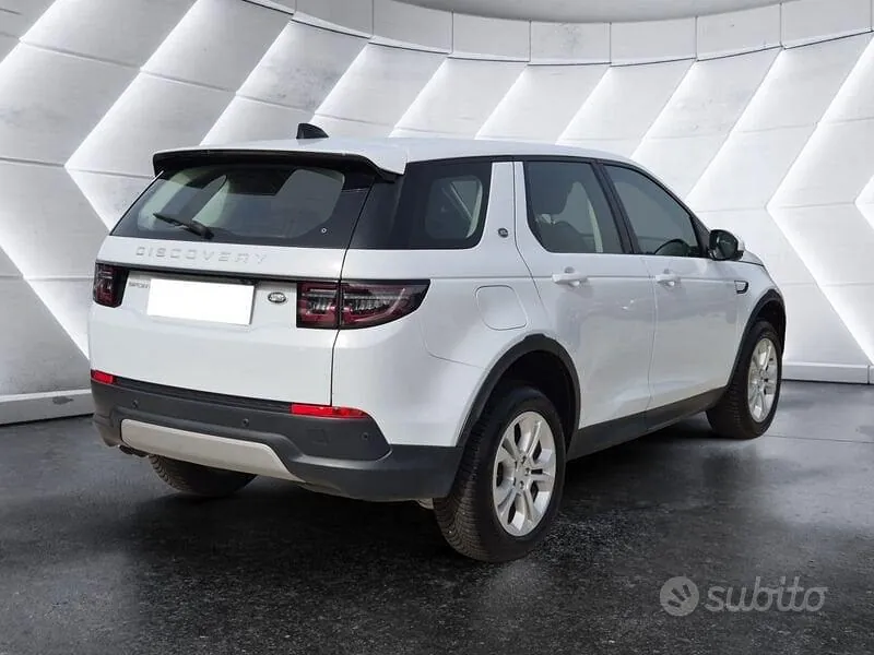 Land Rover Discovery Sport 2021 photo 4