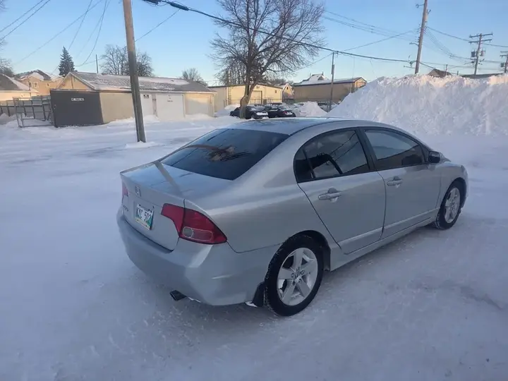 Honda Civic 2007 photo 2