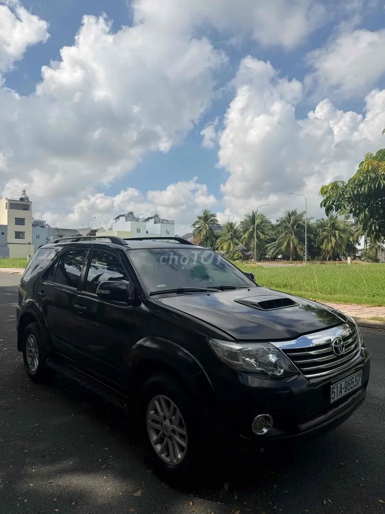 Toyota Fortuner 2014 photo 3