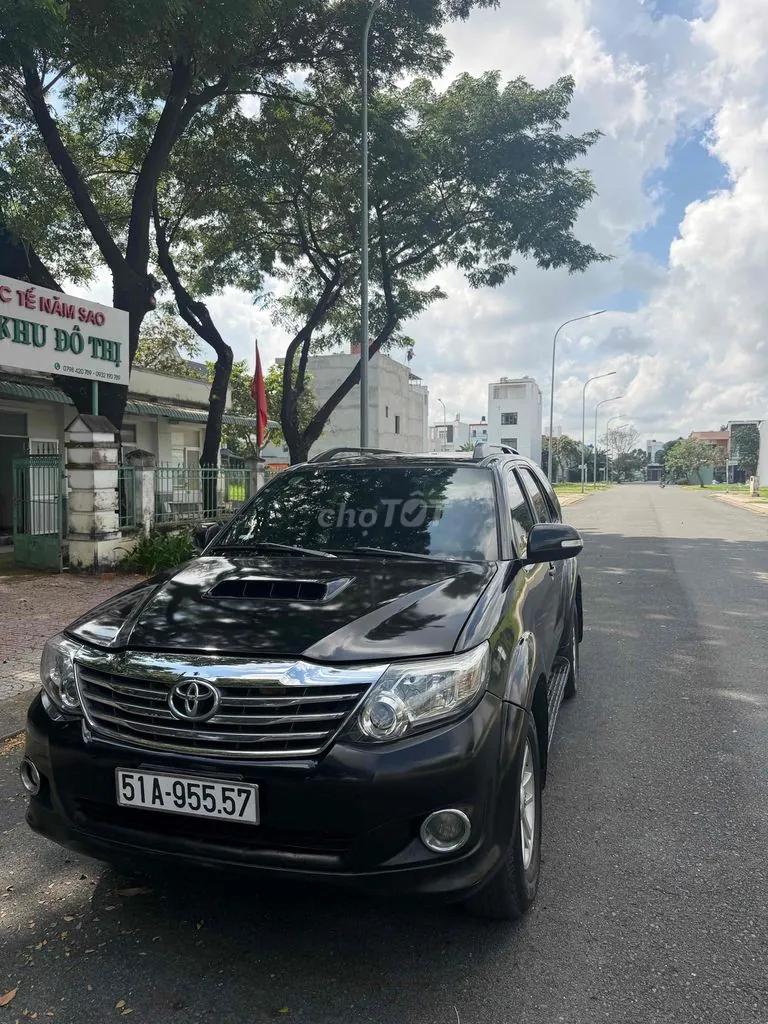 Toyota Fortuner 2014 photo 2