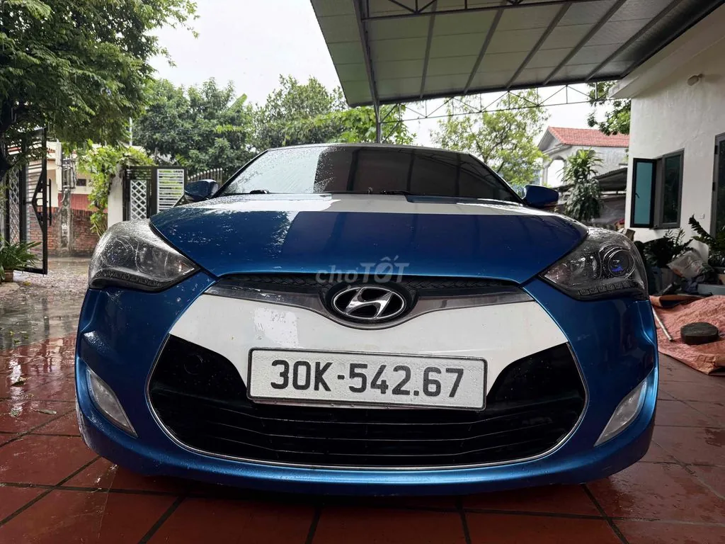 Hyundai Veloster photo 2