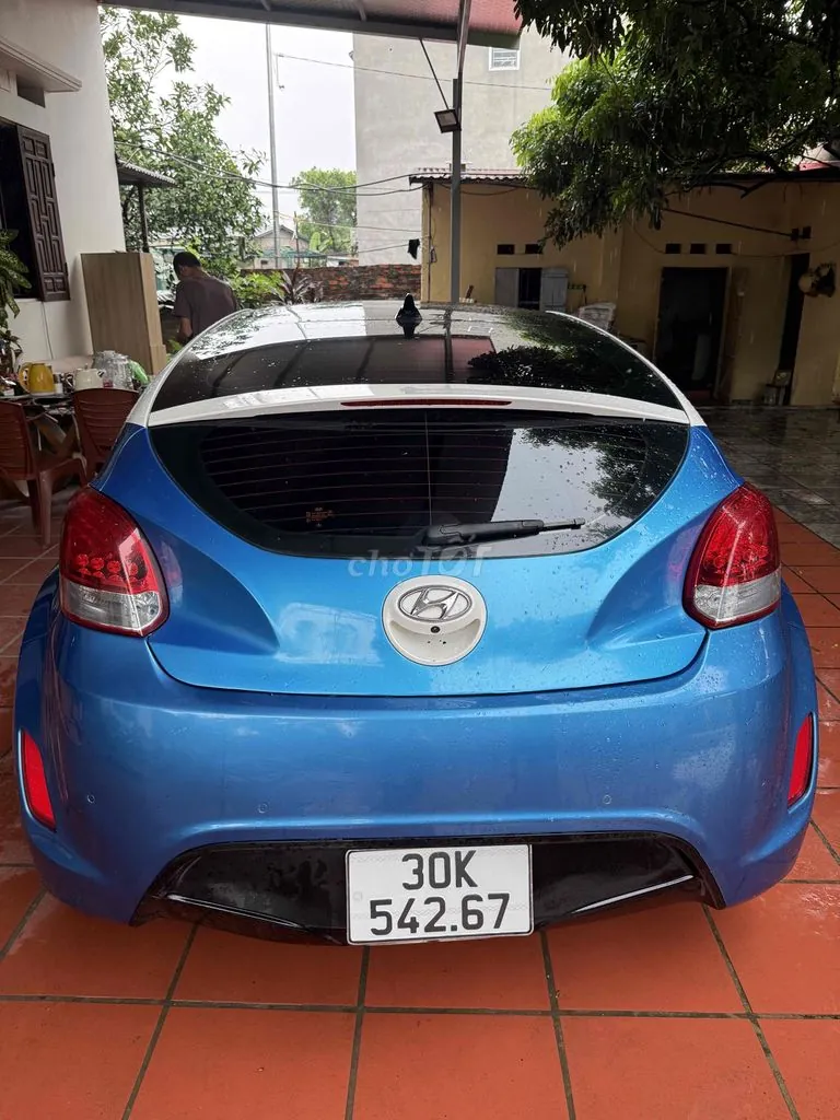 Hyundai Veloster photo 3