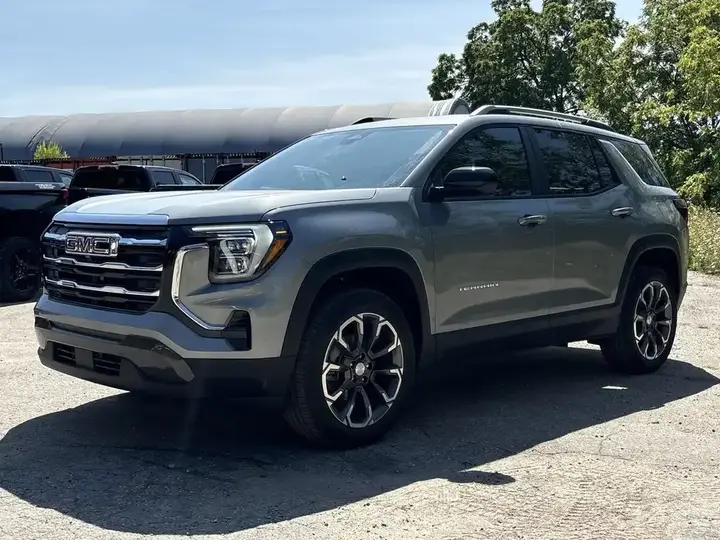 GMC Terrain 2027 photo 4