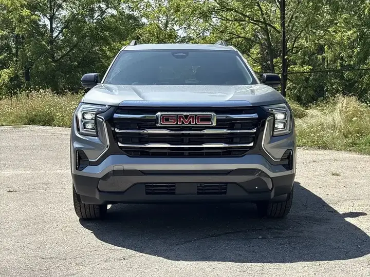 GMC Terrain 2027 photo 3