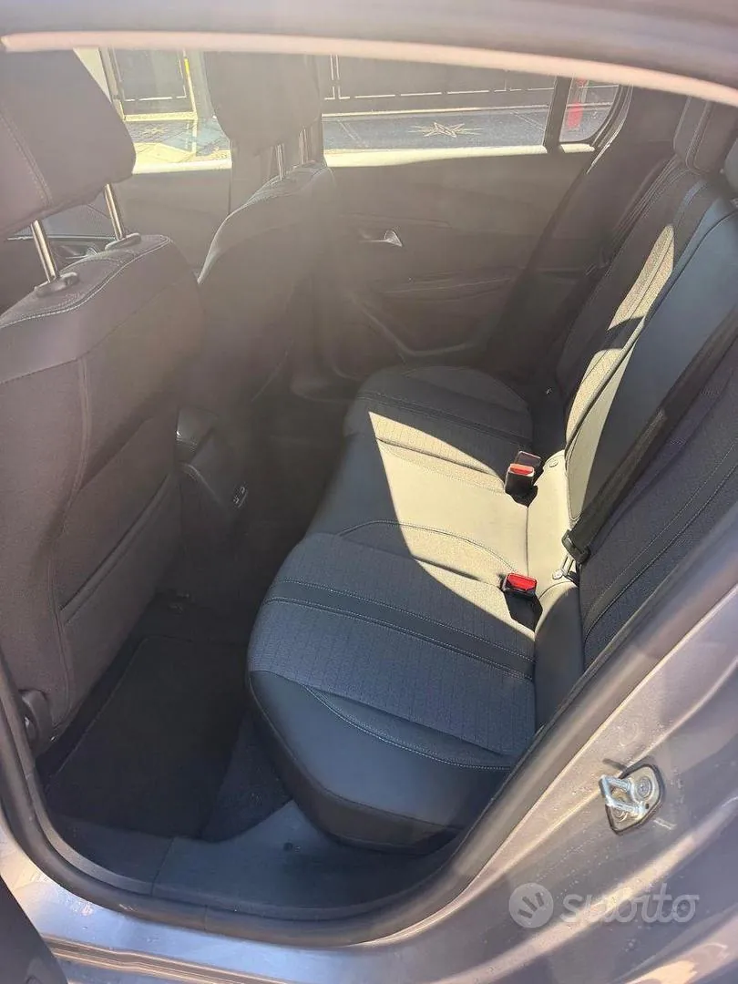 Peugeot E-208 2023 photo 5