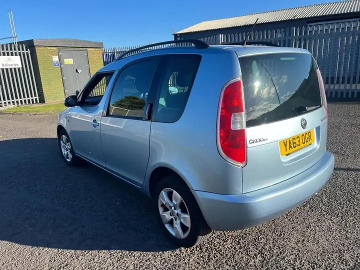 Skoda Roomster 2014 photo 4
