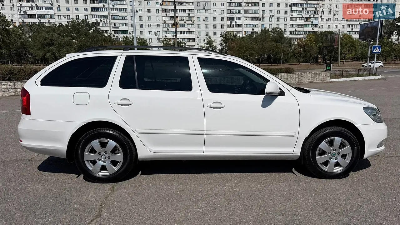 Skoda Octavia 2012 photo 4
