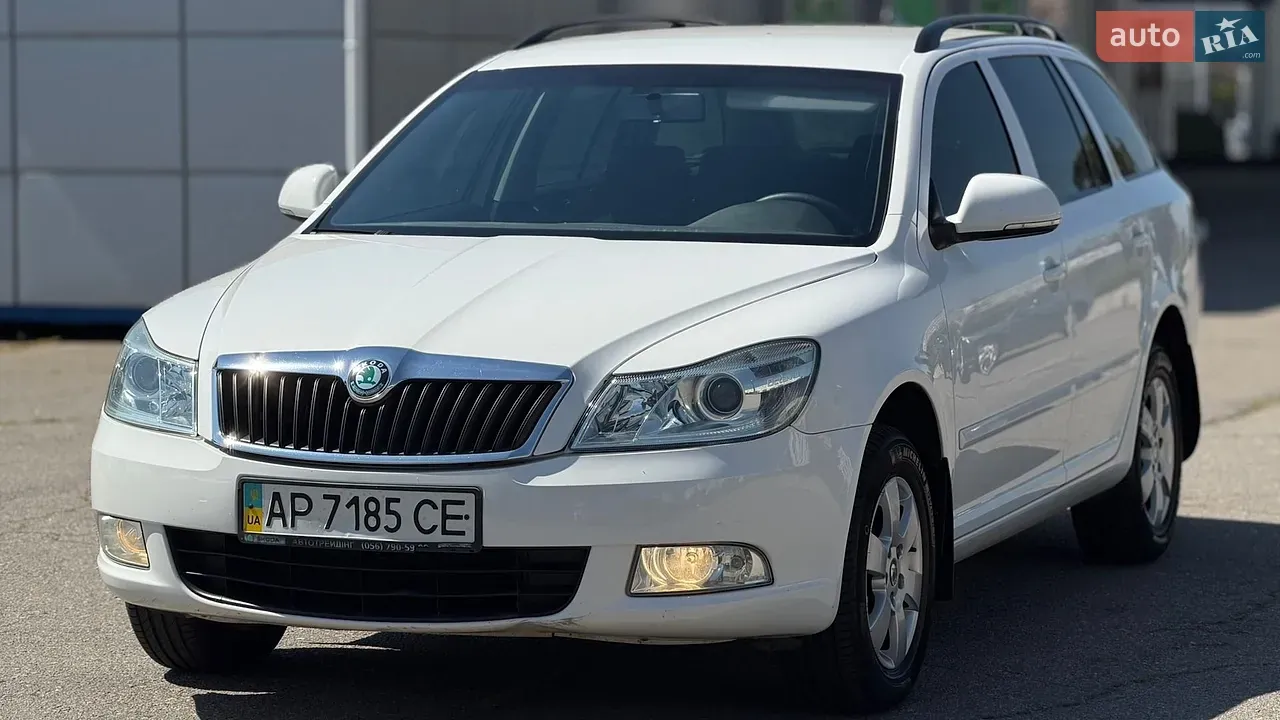 Skoda Octavia 2012 photo 2