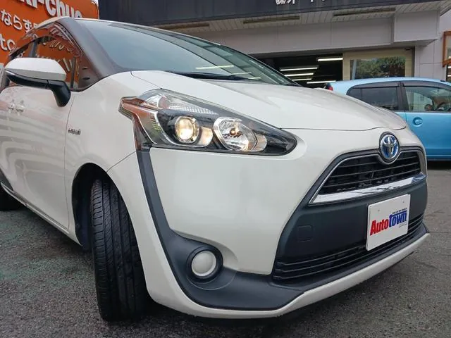 Toyota Sienta 2017 photo 5