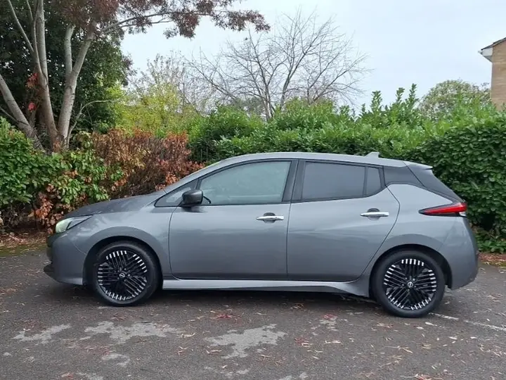 Nissan Leaf 2023 photo 4