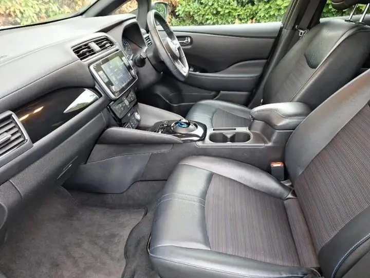 Nissan Leaf 2023 photo 5