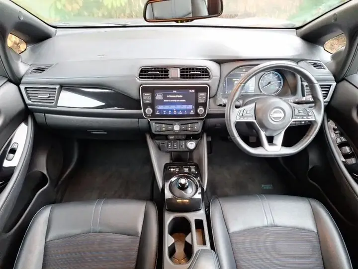 Nissan Leaf 2023 photo 3