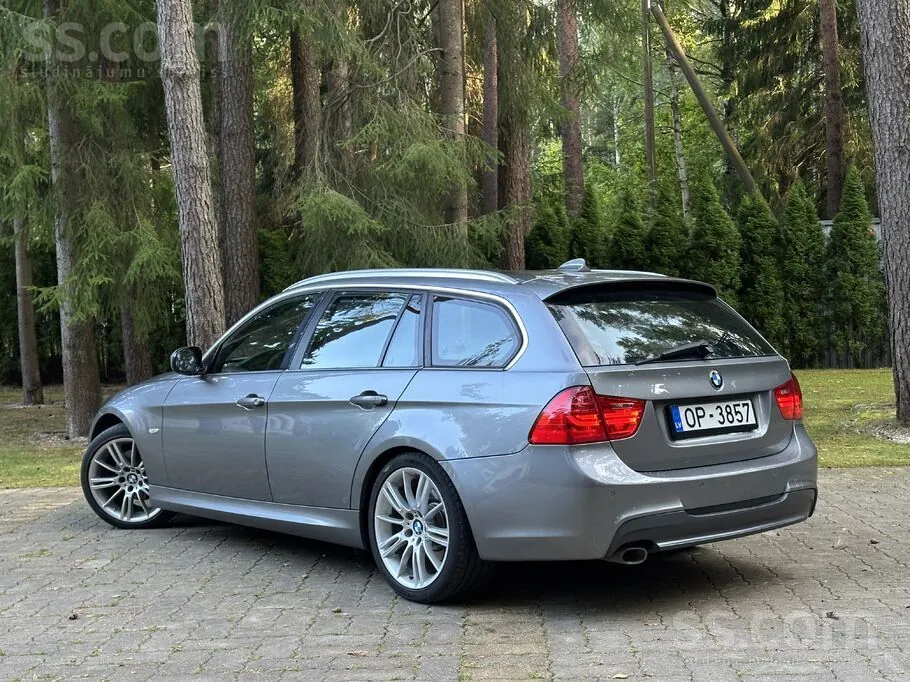 BMW 320 2010 photo 4
