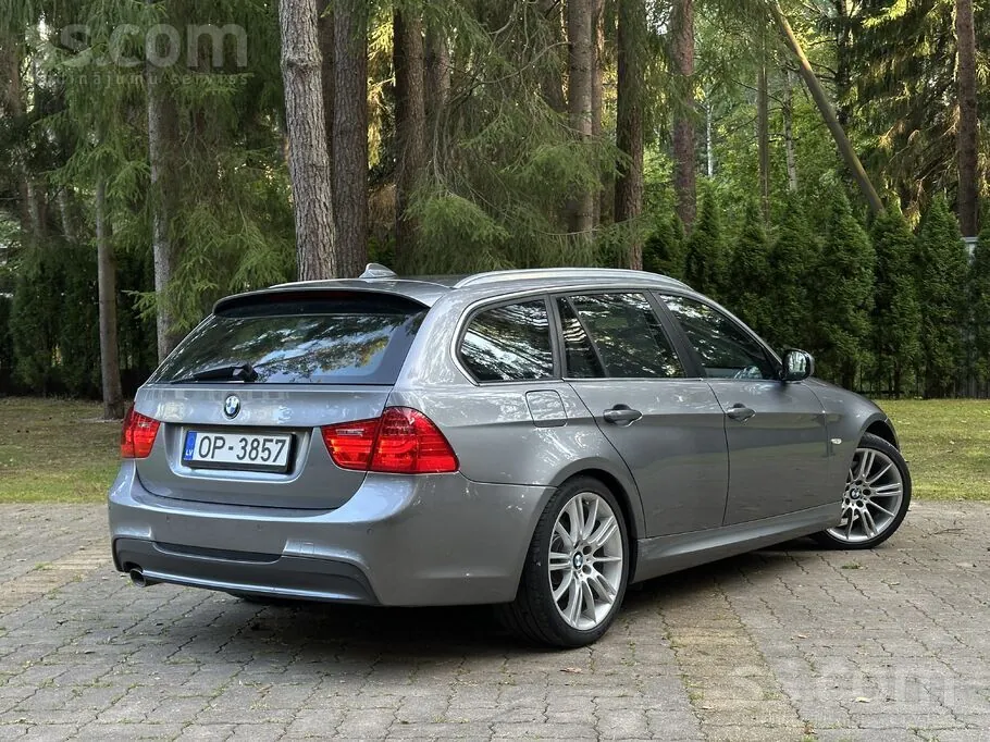 BMW 320 2010 photo 3