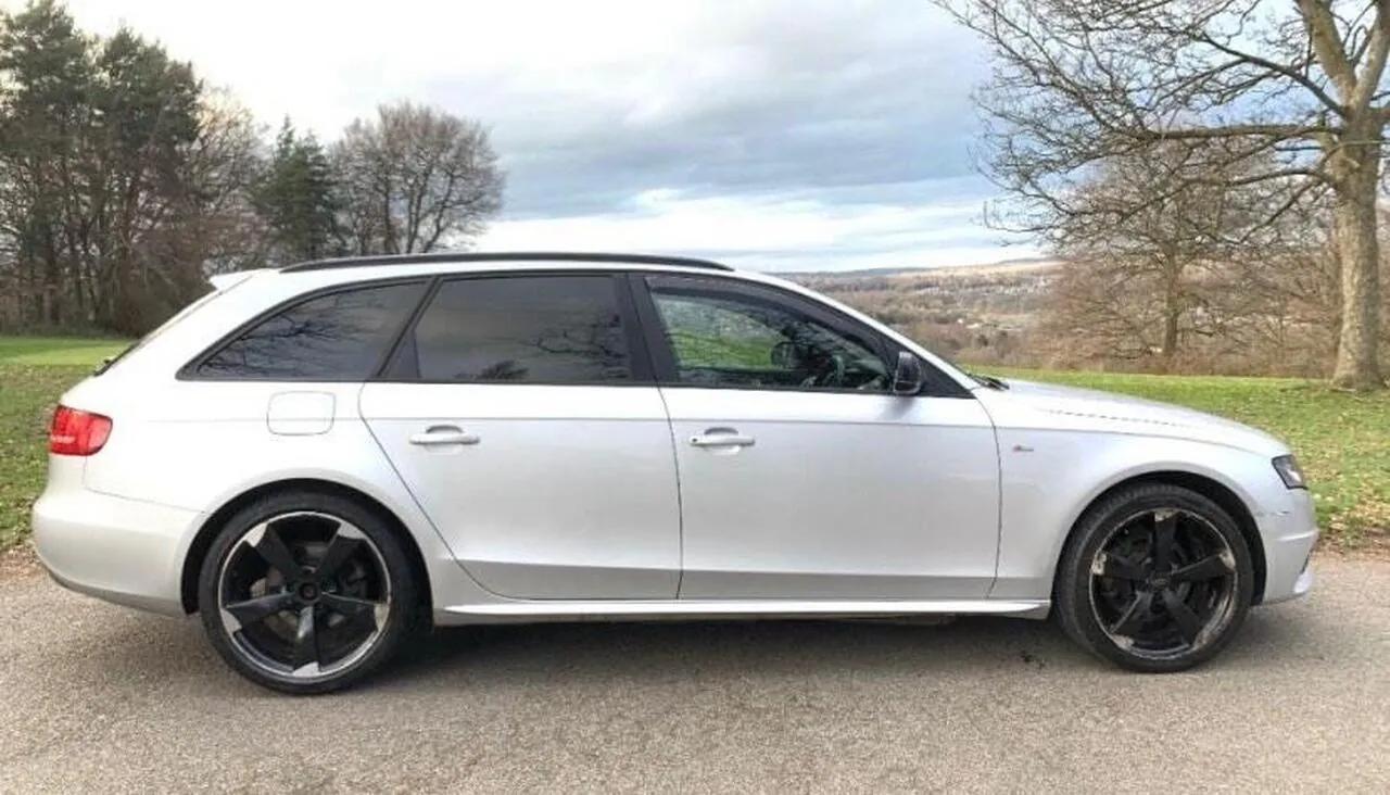 Audi A4 Avant 2011 photo 2