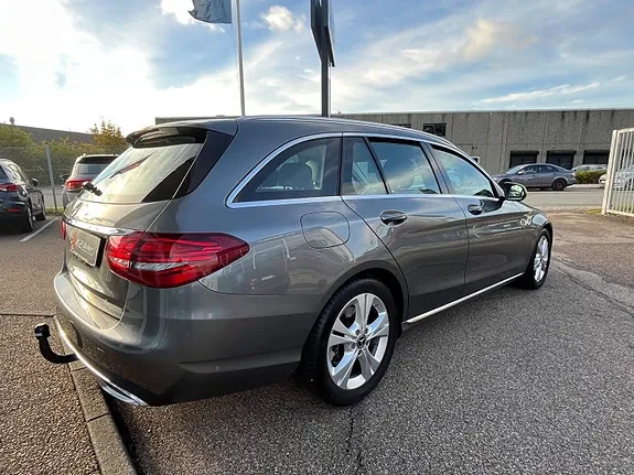 Mercedes-Benz C200 2018 photo 4