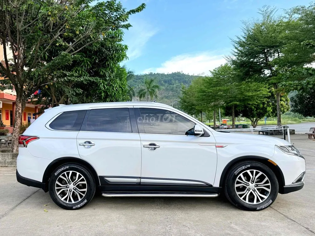 Mitsubishi Outlander photo 5