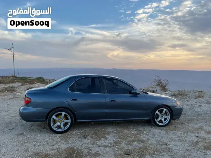 Hyundai Avante 1995 photo 2