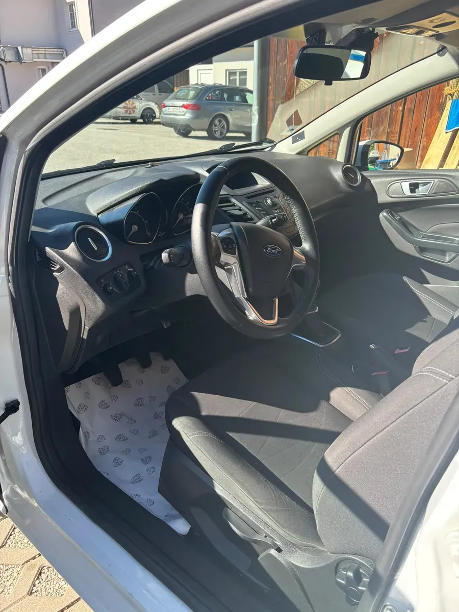 Ford Fiesta 2014 photo 3